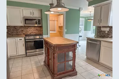 403 Oakside Drive, Victoria, TX 77905 - Photo 11