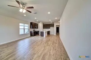 943 Cloudy Sky Rd, New Braunfels, TX 78130 - Photo 5