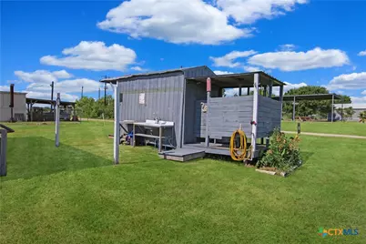 1209 W Oakland Avenue, Seadrift, TX 77983 - Photo 17