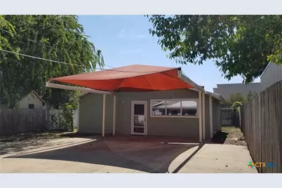 1123 W Coll Street, New Braunfels, TX 78130 - Photo 5