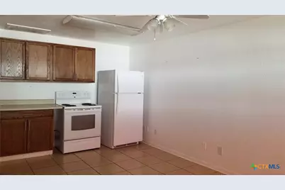 1123 W Coll Street, New Braunfels, TX 78130 - Photo 21