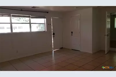 1123 W Coll Street, New Braunfels, TX 78130 - Photo 19