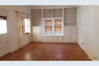 1123 W Coll Street, New Braunfels, TX 78130 - Photo 17