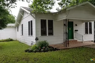 1123 Coll St, New Braunfels, TX 78130 - Photo 1