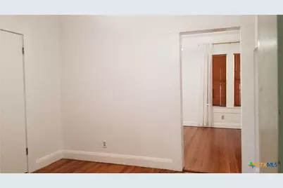 1123 Coll Street, New Braunfels, TX 78130 - Photo 9