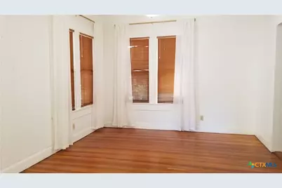 1123 Coll Street, New Braunfels, TX 78130 - Photo 5