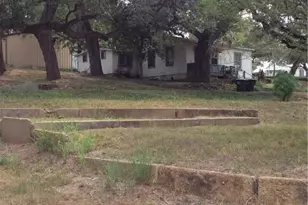 914 Macarthur St, Cuero, TX 77954 - Photo 5