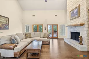 810 Bluff Ridge Ct, New Braunfels, TX 78132 - Photo 15