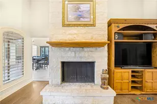 810 Bluff Ridge Ct, New Braunfels, TX 78132 - Photo 17