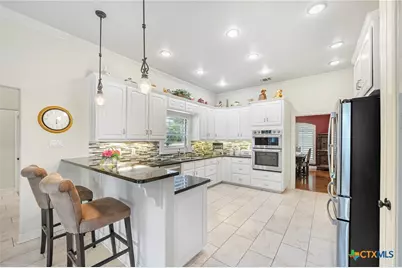 810 Bluff Ridge Court, New Braunfels, TX 78132 - Photo 19