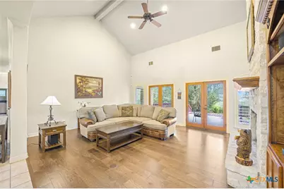 810 Bluff Ridge Court, New Braunfels, TX 78132 - Photo 13