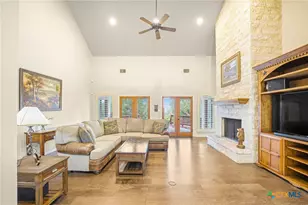 810 Bluff Ridge Ct, New Braunfels, TX 78132 - Photo 13