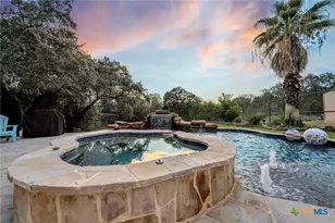 810 Bluff Ridge Ct, New Braunfels, TX 78132 - Photo 5