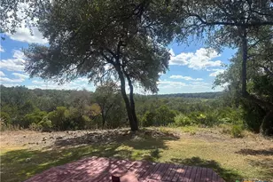 810 Bluff Ridge Ct, New Braunfels, TX 78132 - Photo 7