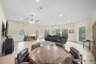 810 Bluff Ridge Ct, New Braunfels, TX 78132 - Photo 27