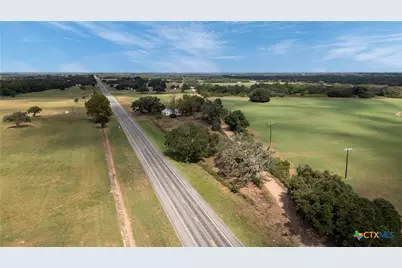 4526 State Highway 111, Yoakum, TX 77995 - Photo 23
