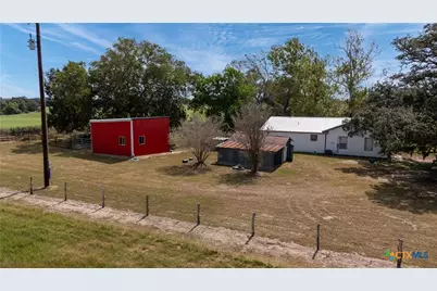 4526 State Highway 111, Yoakum, TX 77995 - Photo 25