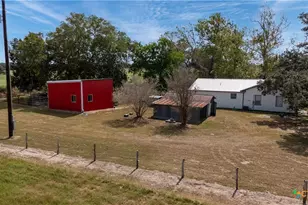 4526 State Hwy 111, Yoakum, TX 77995 - Photo 25