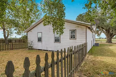 4526 State Highway 111, Yoakum, TX 77995 - Photo 3