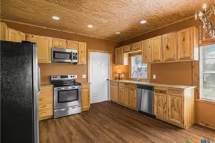 4526 State Hwy 111, Yoakum, TX 77995 - Photo 5