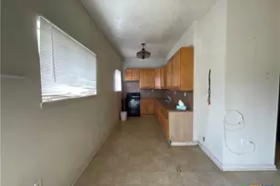 515 E French St, Cuero, TX 77954 - Photo 11