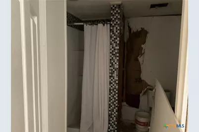 515 E French Street, Cuero, TX 77954 - Photo 23