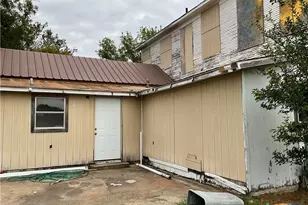 515 E French St, Cuero, TX 77954 - Photo 15