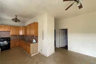 515 E French St, Cuero, TX 77954 - Photo 3