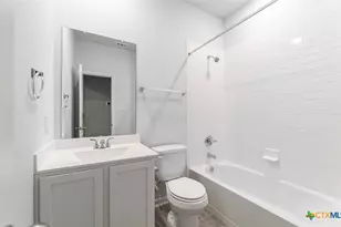 305 Jean St, Seguin, TX 78155 - Photo 11