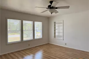 608 3rd St, Cuero, TX 77954 - Photo 3