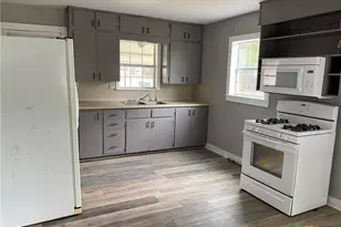 121 E 15th St, Shiner, TX 77984 - Photo 7