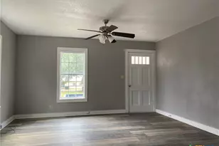 121 E 15th St, Shiner, TX 77984 - Photo 5