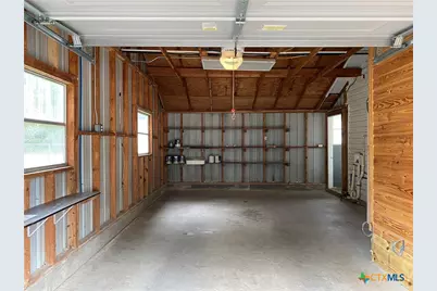 121 E 15th Street, Shiner, TX 77984 - Photo 17