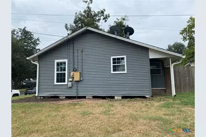 121 E 15th Street, Shiner, TX 77984 - Photo 3