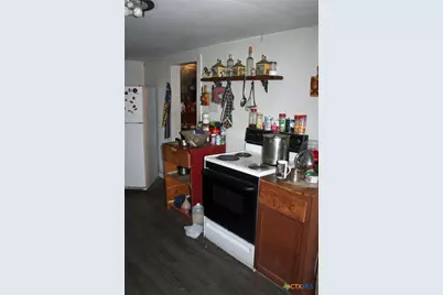 140 Elm Street, Lockhart, TX 78644 - Photo 5