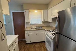 813 Burges St, Seguin, TX 78155 - Photo 7