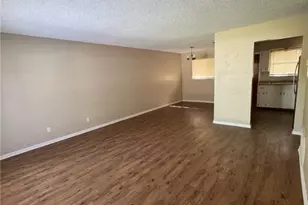 813 Burges St, Seguin, TX 78155 - Photo 3