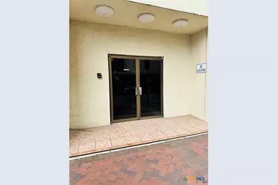 121 S Main #201, Victoria, TX 77901 - Photo 3