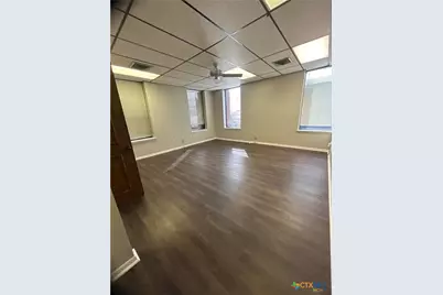 121 S Main #201, Victoria, TX 77901 - Photo 7