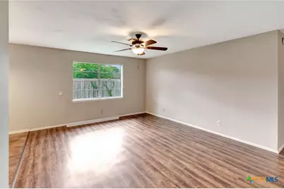 247 Goldenrod Avenue, Victoria, TX 77904 - Photo 9