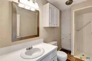 247 Goldenrod Ave, Victoria, TX 77904 - Photo 21