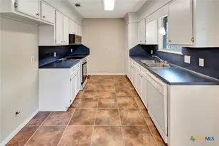 247 Goldenrod Ave, Victoria, TX 77904 - Photo 27