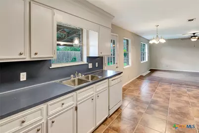 247 Goldenrod Avenue, Victoria, TX 77904 - Photo 23
