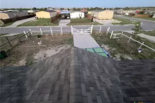 849 E Rustler Pass, Kyle, TX 78640 - Photo 9