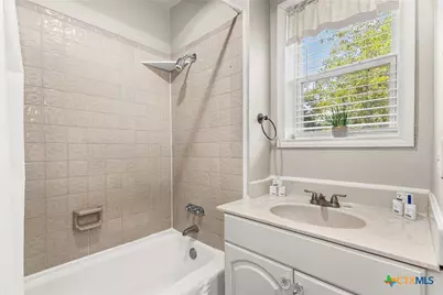 1105 Lakeview Drive, Seguin, TX 78155 - Photo 11