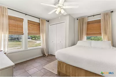 1105 Lakeview Drive, Seguin, TX 78155 - Photo 7