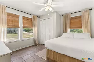 1105 Lakeview Dr, Seguin, TX 78155 - Photo 7