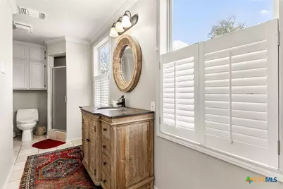 1105 Lakeview Drive, Seguin, TX 78155 - Photo 15