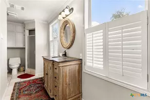 1105 Lakeview Dr, Seguin, TX 78155 - Photo 15