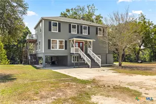 1105 Lakeview Dr, Seguin, TX 78155 - Photo 1